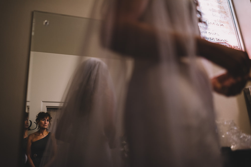 columbus bride before walking down the wedding aisle