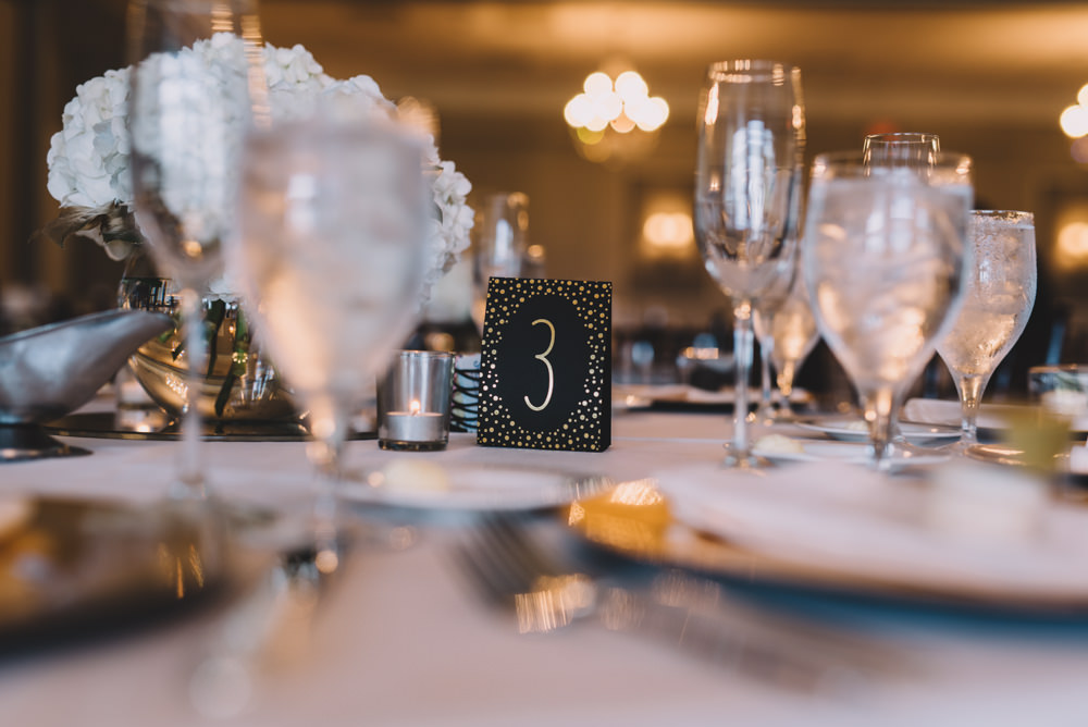 table settings at Wedgewood Country Club wedding photography in Columbus