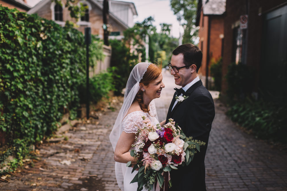 Columbus Ohio authentic wedding photography