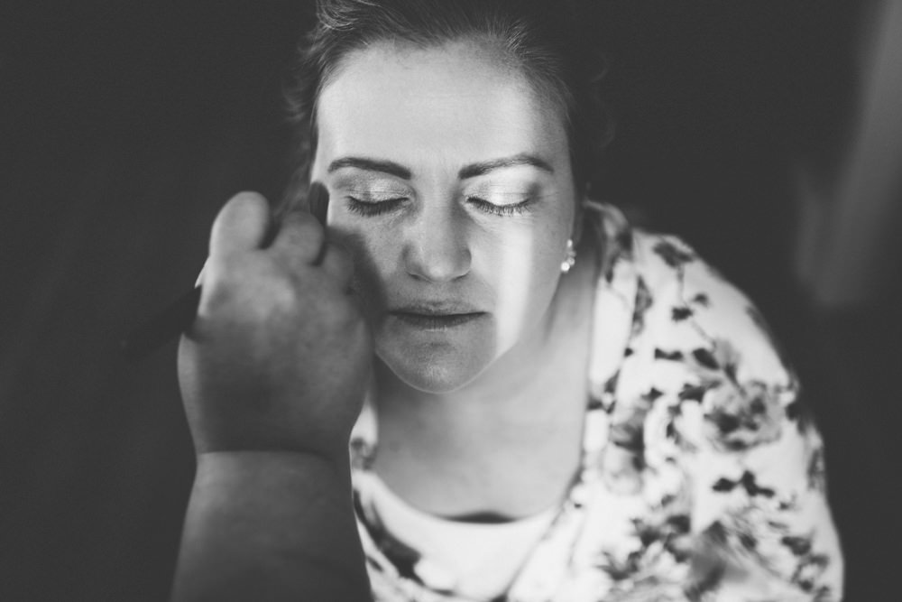 bride getting ready for her columbus wedding